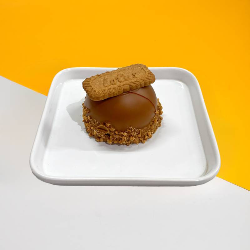 Lotus Mono Cake